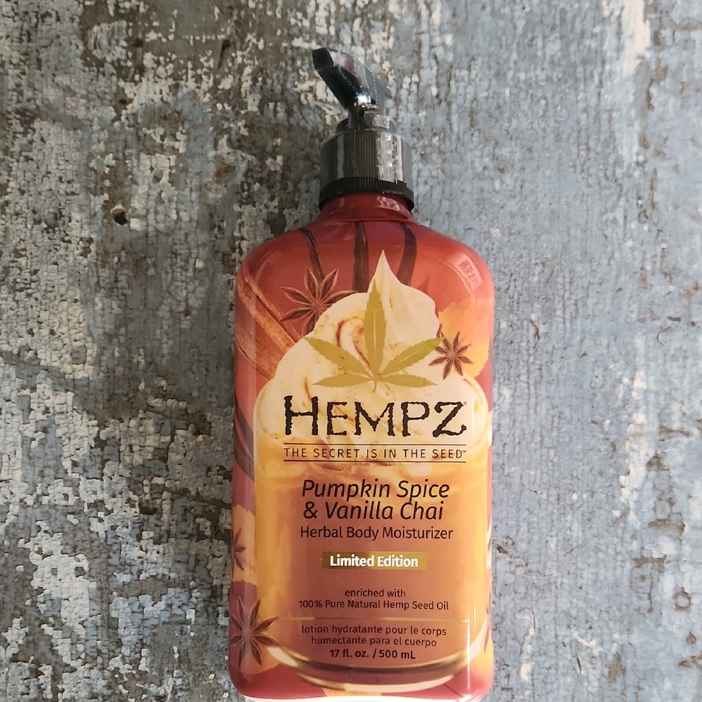 Hempz Pumpkin Spice & Vanilla Chai Herbal Body Moisturizer - Orange and Brown